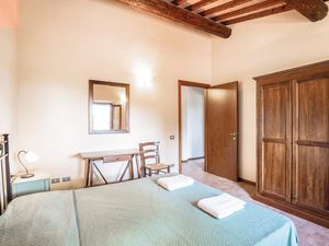 23724811-Ferienwohnung-6-Castelfiorentino-300x225-3