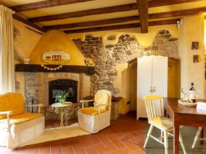 22666917-Ferienwohnung-2-Castelfranco Di Sopra-300x225-2