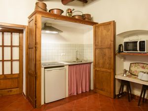 24024257-Ferienwohnung-8-Castell'Anselmo-300x225-4