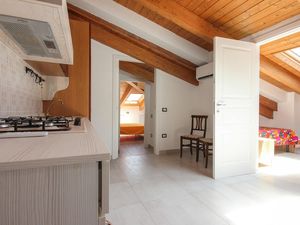 24051087-Ferienwohnung-4-Castellabate-300x225-3