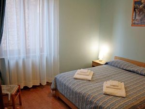 23027555-Ferienwohnung-6-Castelletto Di Brenzone-300x225-3