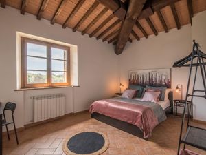 23749665-Ferienwohnung-5-Castelmuzio-300x225-3