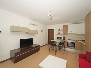 24036087-Ferienwohnung-4-Castelnuovo Del Garda-300x225-4