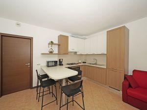 24036087-Ferienwohnung-4-Castelnuovo Del Garda-300x225-3