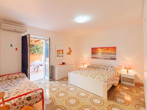 23747288-Ferienwohnung-6-Castelsardo-300x225-3