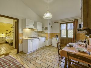 23706875-Ferienwohnung-3-Castiglione Del Lago-300x225-2