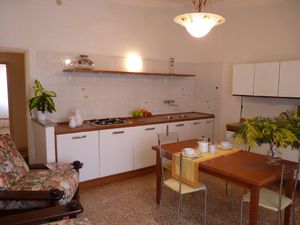 23313831-Ferienwohnung-3-Castiglione Della Pescaia-300x225-5