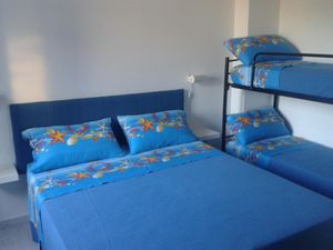 Schlafzimmer auf Wunsch mit Etagenbett