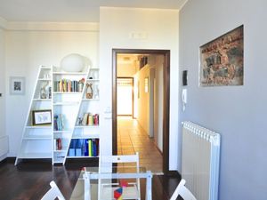 22957235-Ferienwohnung-8-Catania-300x225-4