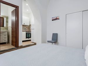 23464172-Ferienwohnung-2-Catania-300x225-5