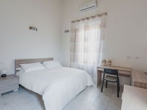 23543473-Ferienwohnung-6-Catania-300x225-3