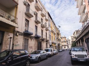 23969372-Ferienwohnung-4-Catania-300x225-3