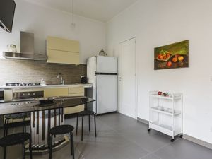 23989853-Ferienwohnung-5-Catania-300x225-3