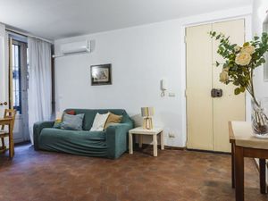 23994896-Ferienwohnung-3-Catania-300x225-5