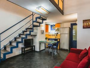 24000282-Ferienwohnung-5-Catania-300x225-2