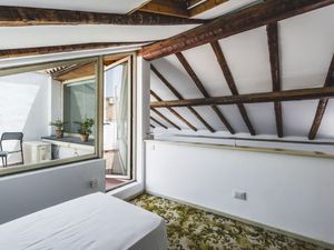 24018651-Ferienwohnung-5-Catania-300x225-4