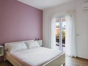 24044686-Ferienwohnung-6-Catania-300x225-2