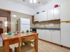 24043989-Ferienwohnung-6-Catania-300x225-3