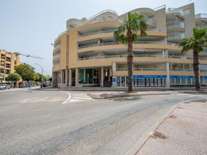 23868301-Ferienwohnung-4-Cavalaire-sur-Mer-300x225-1