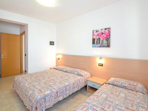 23742318-Ferienwohnung-4-Cavallino-Treporti-300x225-3