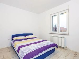 23721927-Ferienwohnung-3-Cavle-300x225-3