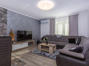 24001361-Ferienwohnung-2-Cavle-300x225-2