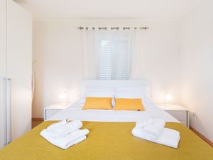 24057451-Ferienwohnung-6-Cavtat-300x225-3