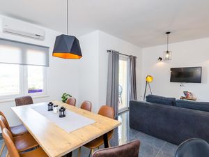 24057704-Ferienwohnung-5-Cavtat-300x225-4