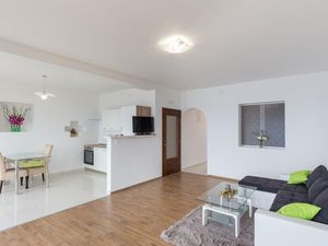 24057994-Ferienwohnung-4-Cavtat-300x225-4