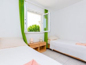 24057997-Ferienwohnung-2-Cavtat-300x225-3