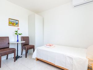 24057997-Ferienwohnung-2-Cavtat-300x225-4