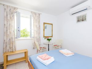 24057998-Ferienwohnung-2-Cavtat-300x225-4