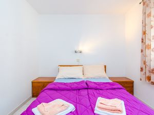 24057999-Ferienwohnung-2-Cavtat-300x225-5