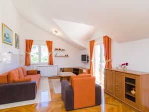 24058011-Ferienwohnung-5-Cavtat-300x225-1