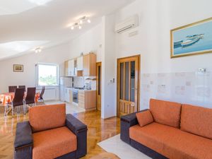 24058011-Ferienwohnung-5-Cavtat-300x225-5