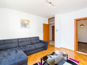 24058074-Ferienwohnung-3-Cavtat-300x225-1