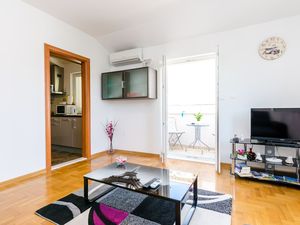 24058074-Ferienwohnung-3-Cavtat-300x225-5