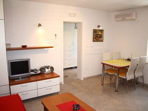 24058291-Ferienwohnung-2-Cavtat-300x225-2