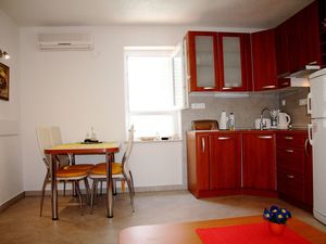 24058291-Ferienwohnung-2-Cavtat-300x225-4