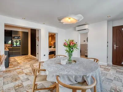 DiningRoom