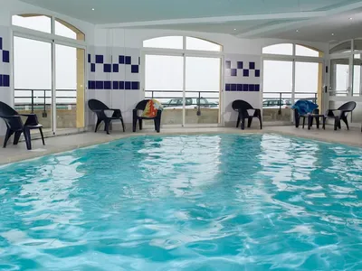 PoolOfHouse