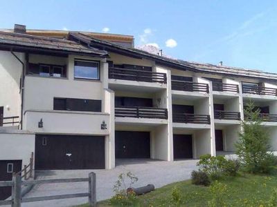 Front view balcony, Parkplatz Garage vorne