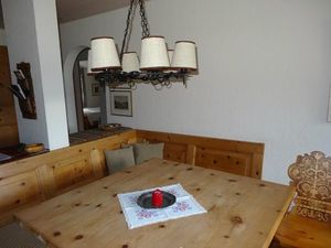 23916125-Ferienwohnung-4-Celerina-300x225-4