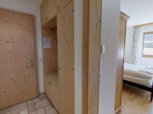 3208041-Ferienwohnung-8-Celerina-300x225-4