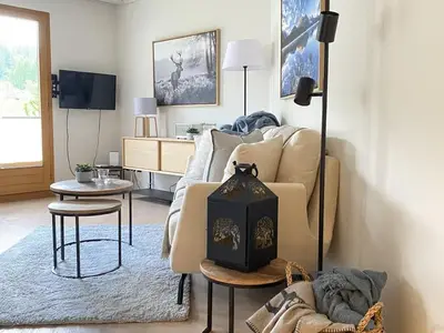 Blick vom Eingansbereich ins Wohnzimmer