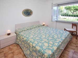 23312439-Ferienwohnung-4-Ceriale-300x225-2