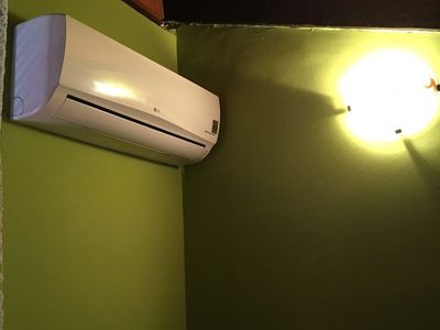 Schlafbereich. Klimaanlage im Schlafzimmer