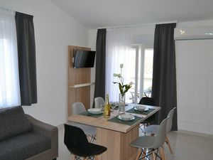 23924354-Ferienwohnung-5-Cesarica-300x225-5