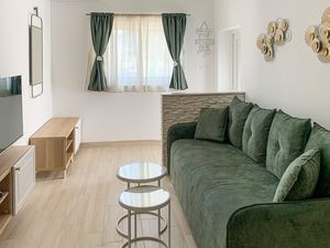 24043748-Ferienwohnung-4-Cesarica-300x225-3