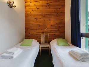 Zimmer mit zwei Einzelbetten